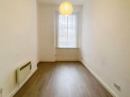 2 bedroom Flat To Let - Photo 3