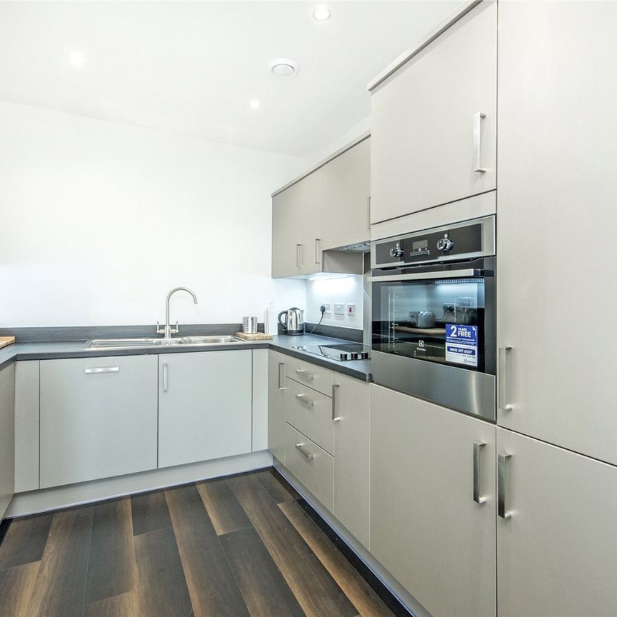 Boundaries Road, London, SW12 - Photo 1