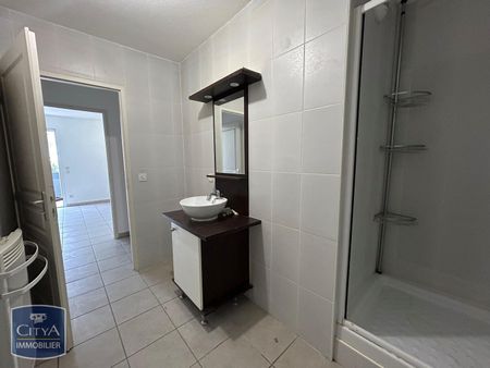 Location Appartement 2 pièces 42m² LEZIGNAN CORBIERES 11200 - Photo 5