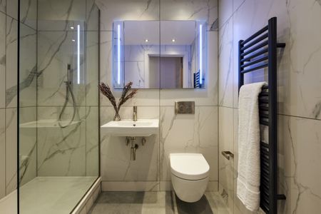 2 bedroom penthouse to rent - Photo 2