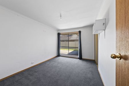 9 Melvyn Cres, Mount Clear VIC 3350 - Photo 4