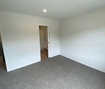 16 Te ara O Ralph Olsen, Wainuiomata - Photo 6