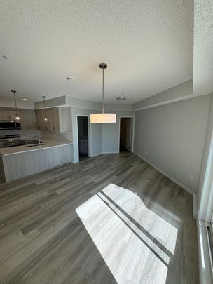 301 - 2306-33 Carringham. Gate NW, Calgary - Photo 1