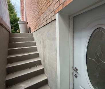 For Lease - 932 Schaeffer Outlook, Newmarket, Ontario - Photo 4