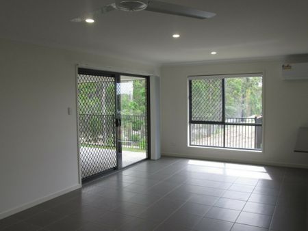 Low maintenance cul-de-sac home - Photo 3