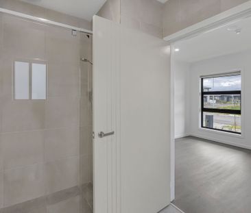 Modern Family Home - Photo 3