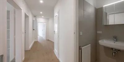 Erstbezug nach Sanierung - 3-Zimmerwohnung mit Holzboden, moderner Küche und Lift - Foto 3