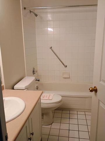 For Lease - 1 Clark Avenue Unit# 712, Vaughan, Ontario - Photo 2