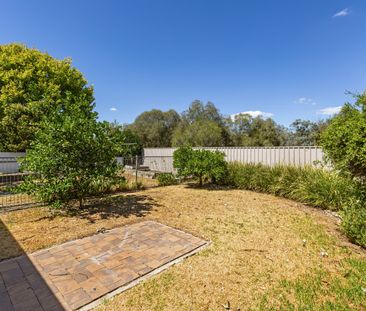 33 Warrambool Crescent Glenfield Park NSW - Photo 6