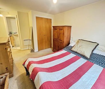 2 bedroom flat to rent - Photo 4