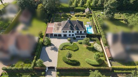 Karaktervolle villa met zwembad op een perceel van 2.585m² - Photo 2