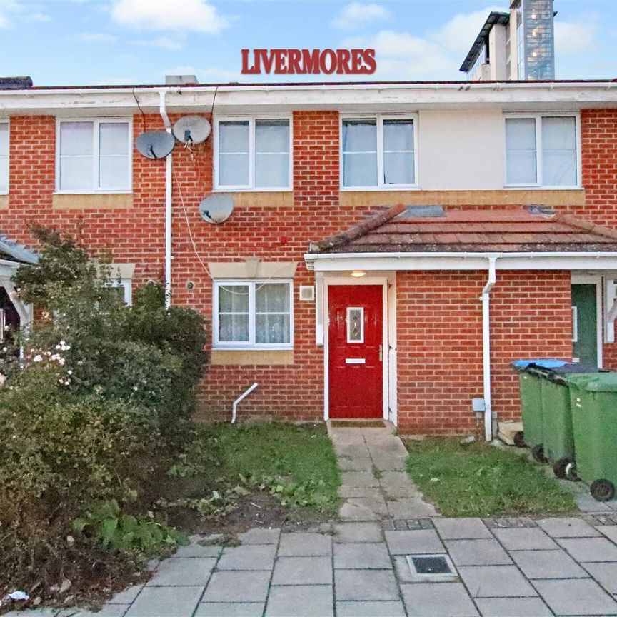 2 bedroom Terraced House to let - Photo 1