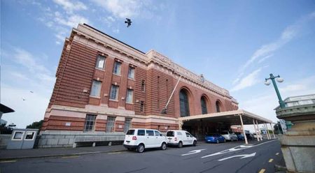 Easy Living - Grand Central Station - Photo 3