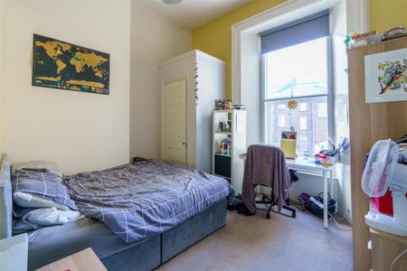 3 bedroom apartment to rent - Photo 4