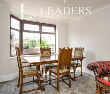 4 bedroom semi-detached house to rent - Photo 3