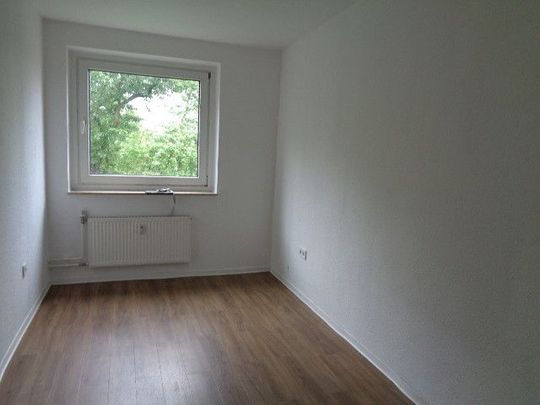 Reinkommen und Wohlfühlen: günstige 4-Zimmer-Wohnung - Foto 1