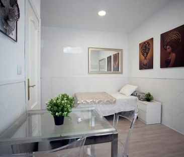Calle de Tordegrillos, Madrid, Community of Madrid 28021 - Foto 3