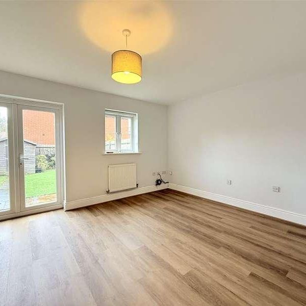 Houghton Way, Hellingly, Hailsham, East Sussex, BN27 - Photo 1