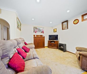 Family Home With 70's Charm - Photo 5