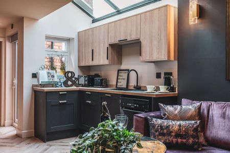 6 bedroom house to rent - Photo 2