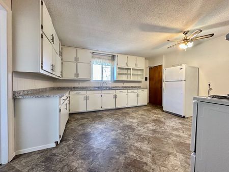 For Lease - 1775 Bowmanville Avenue Unit# Unit A, Clarington, Ontario - Photo 3