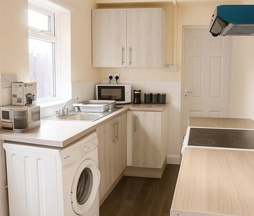 Room in a Shared House, Newcombe Road, B21 - Photo 1