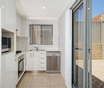 Charming Family Home - Photo 2