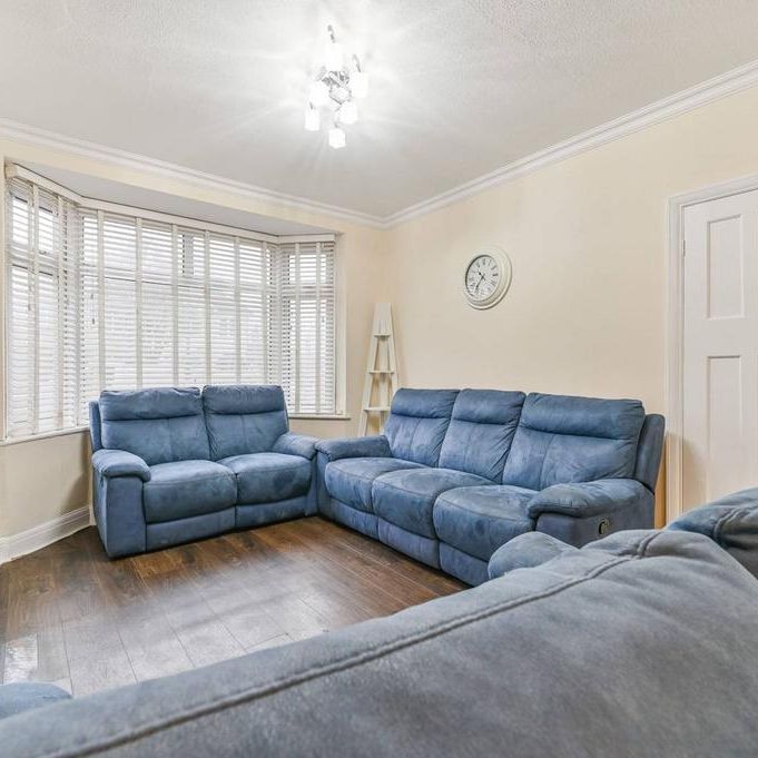 3 bedroom semi-detached house to rent - Photo 1