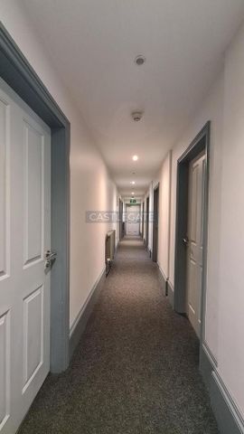 1 bedroom in a flat share to rent - Photo 4