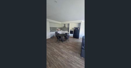 Modern Family Home with 4 Bedrooms in Baldivis - Photo 4