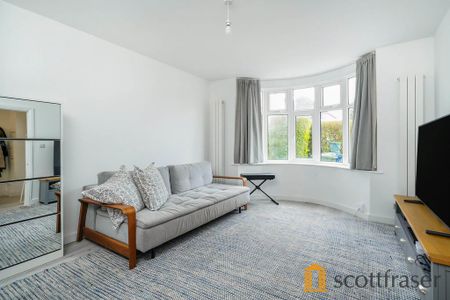 5 bedroom detached house to rent - Photo 2