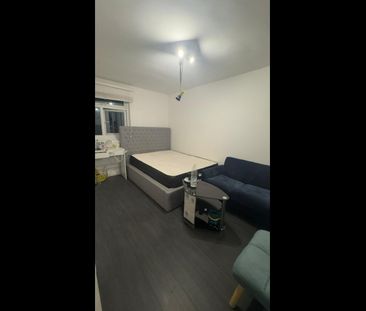 Room in a Shared Flat, Whardfale Court, E5 - Photo 4