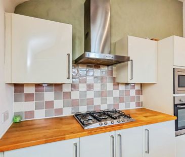 3 bedroom semi-detached house to rent - Photo 3