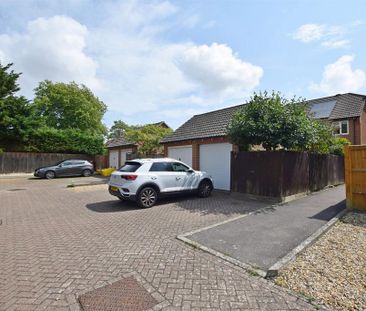 3 bedroom end of terrace house to rent - Photo 5