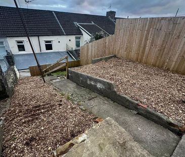 House - Terraced For Rent Fox Street, Treharris - Photo 5