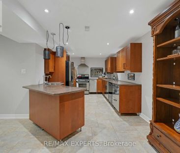 66 SYLVAN CRESCENT - Photo 4