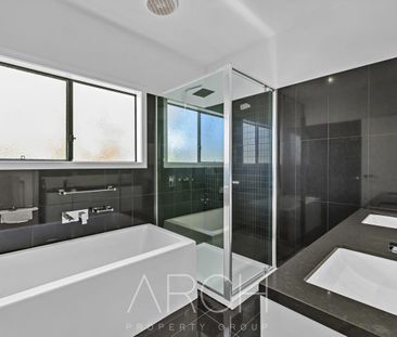 Flawless quality and luxury throughout! - Photo 4