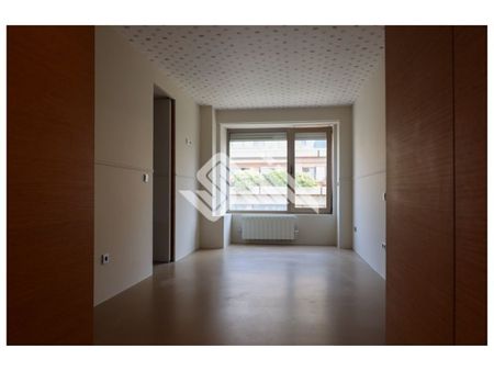 2 room luxury Flat for rent in Porto, Distrito do Porto - Photo 2