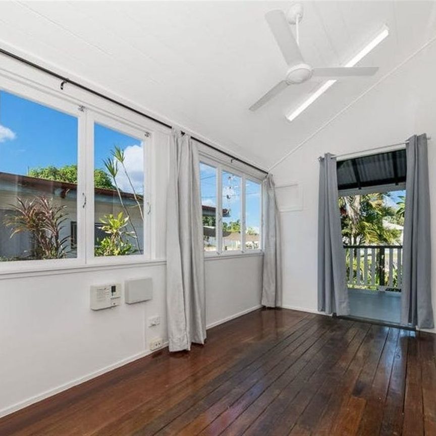 Comfortable Living in a Convenient Location + Study! - Photo 1