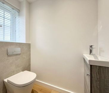 3 bedroom semi-detached house to rent - Photo 3