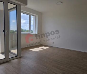 Pronájem téměř nového 1+kk s lodžií a výhledem do zeleně – Loudova,... - Photo 4