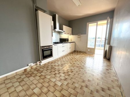 Location Appartement 3 pièces 78m² - Photo 4