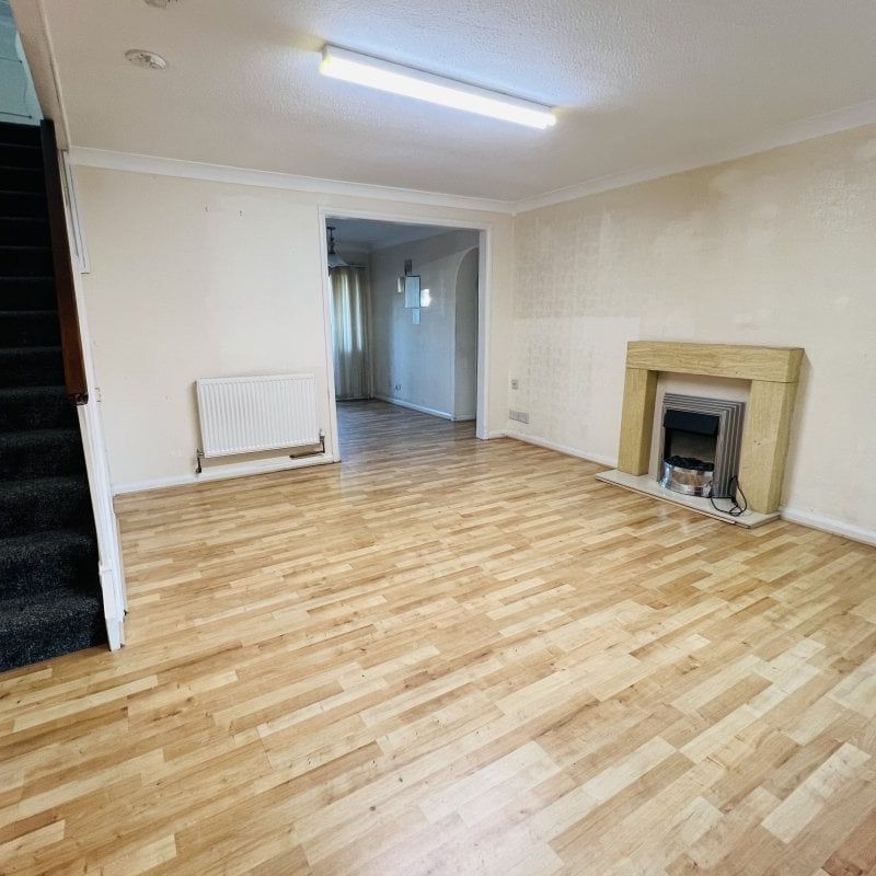 Green Close - Photo 1