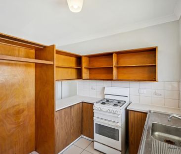 Prime location 2 bedroom - Photo 3