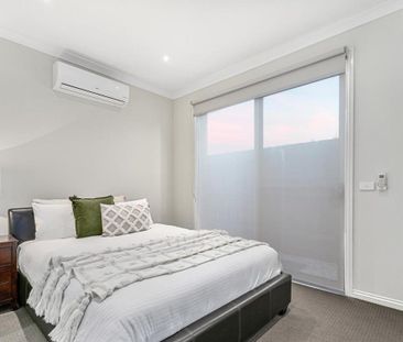 Contemporary Beachside Living - Photo 3