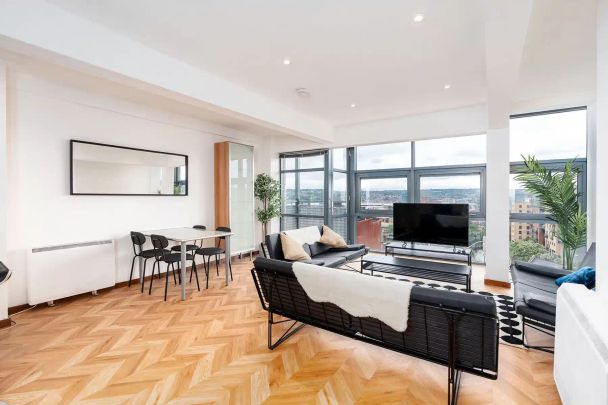6 Bedroom Apartment - Photo 1