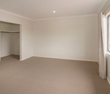 Charming New Home - Photo 6