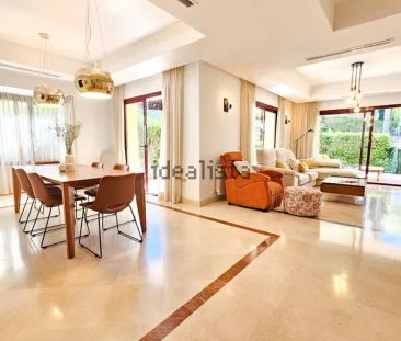 Alquiler de chalet pareado en Lugar Urbanizacion Atalaya Rio Verde - Photo 5