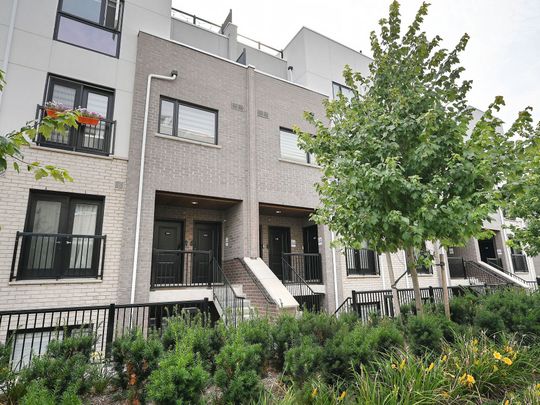 For Lease - #338 - 349 Wheat Boom Drive, Oakville, Ontario - Photo 1