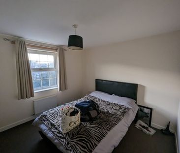 2 bed Apartment - To Let - Photo 5